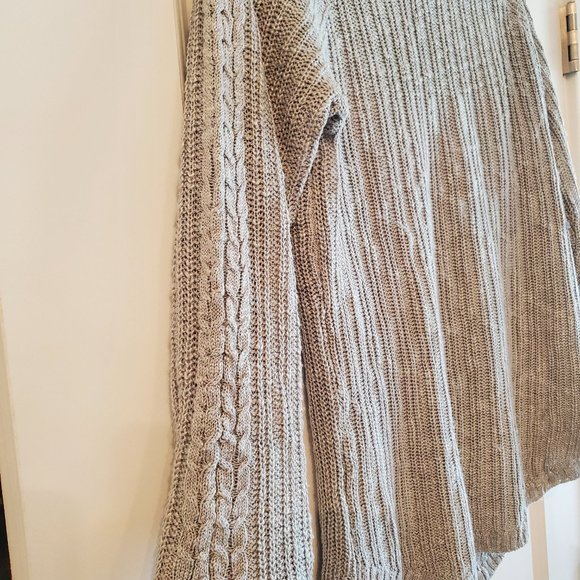 Grey sweater with braid detail on sleeves Pink Republic Size Large - Picture 10 of 10